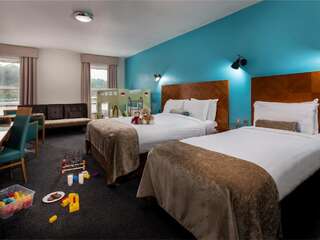 Отель Treacy’s Hotel Spa & Leisure Club Waterford Уотерфорд Семейный номер (для 2 взрослых и 2 детей)-1